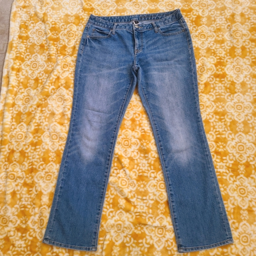 Gap premium curvy straight light midwash non distressed sz 10/30a jeans